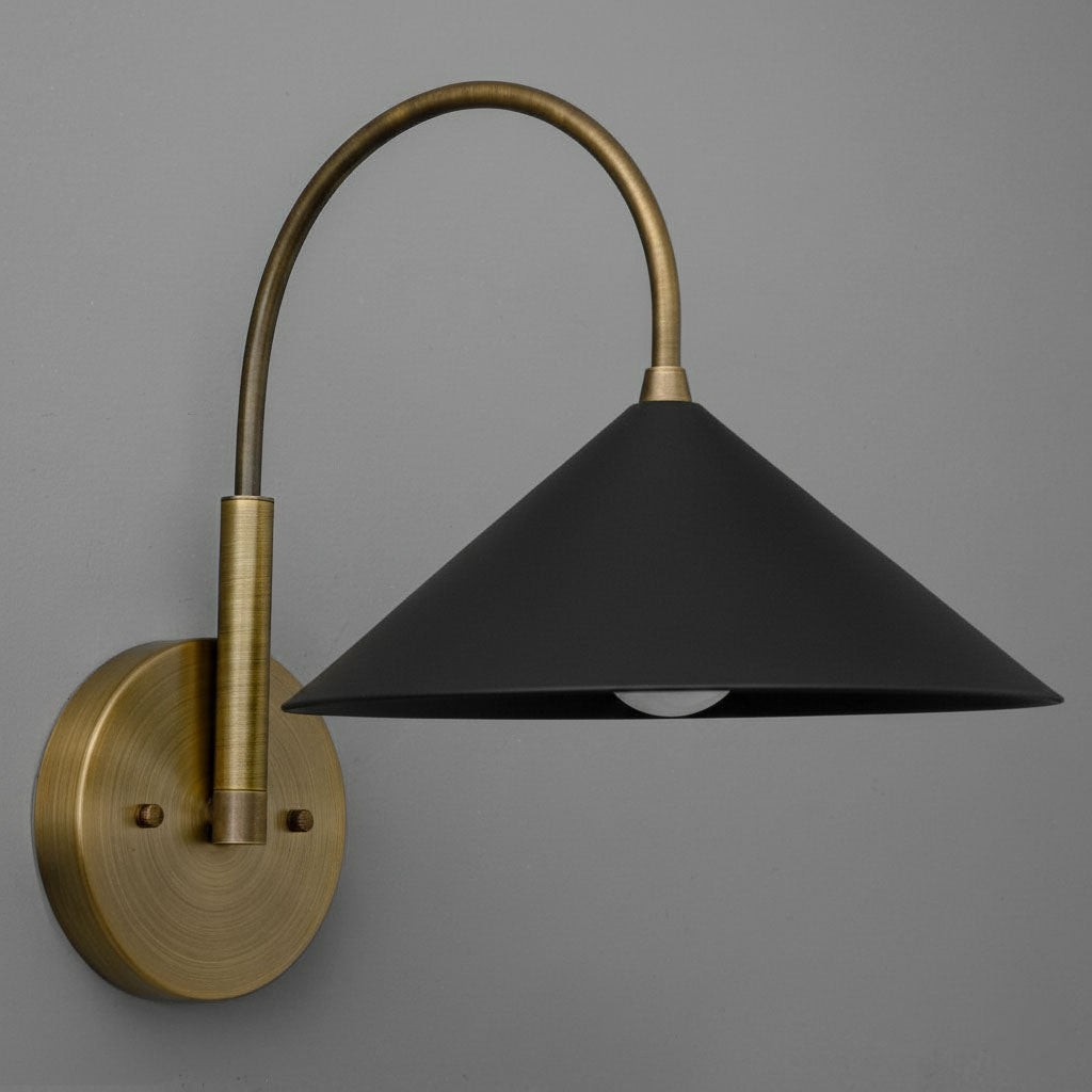 Curva Curved Metal Wall Sconce - Elegant Vintage Wall Lamp for Bedroom K1532