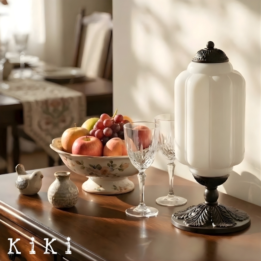 Classic Eloise Glass Table Lamp – Vintage Bedside and Ambient Lighting K885
