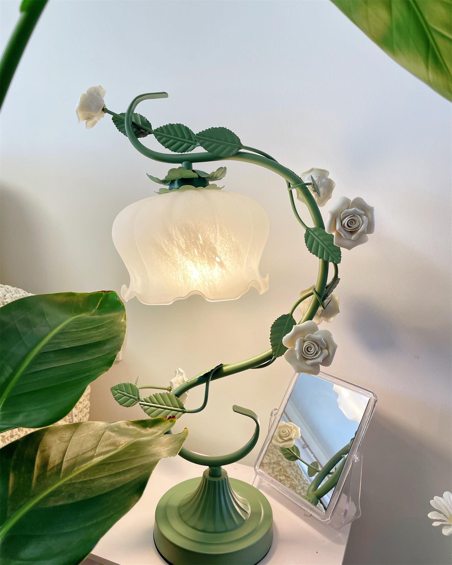 Green Pink White Rose Flower Table Lamp K640