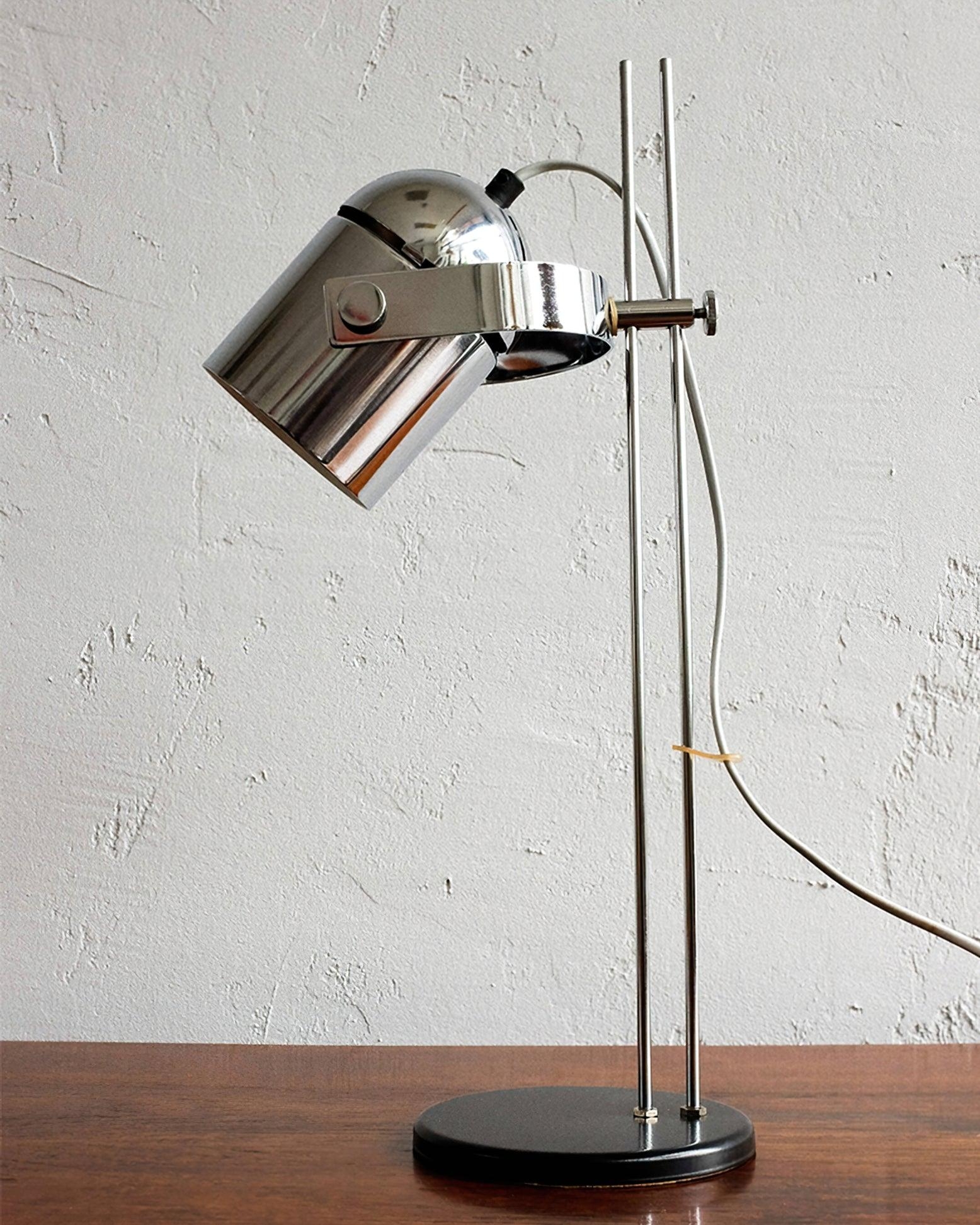 Adjusta Liftable Desk Lamp D370