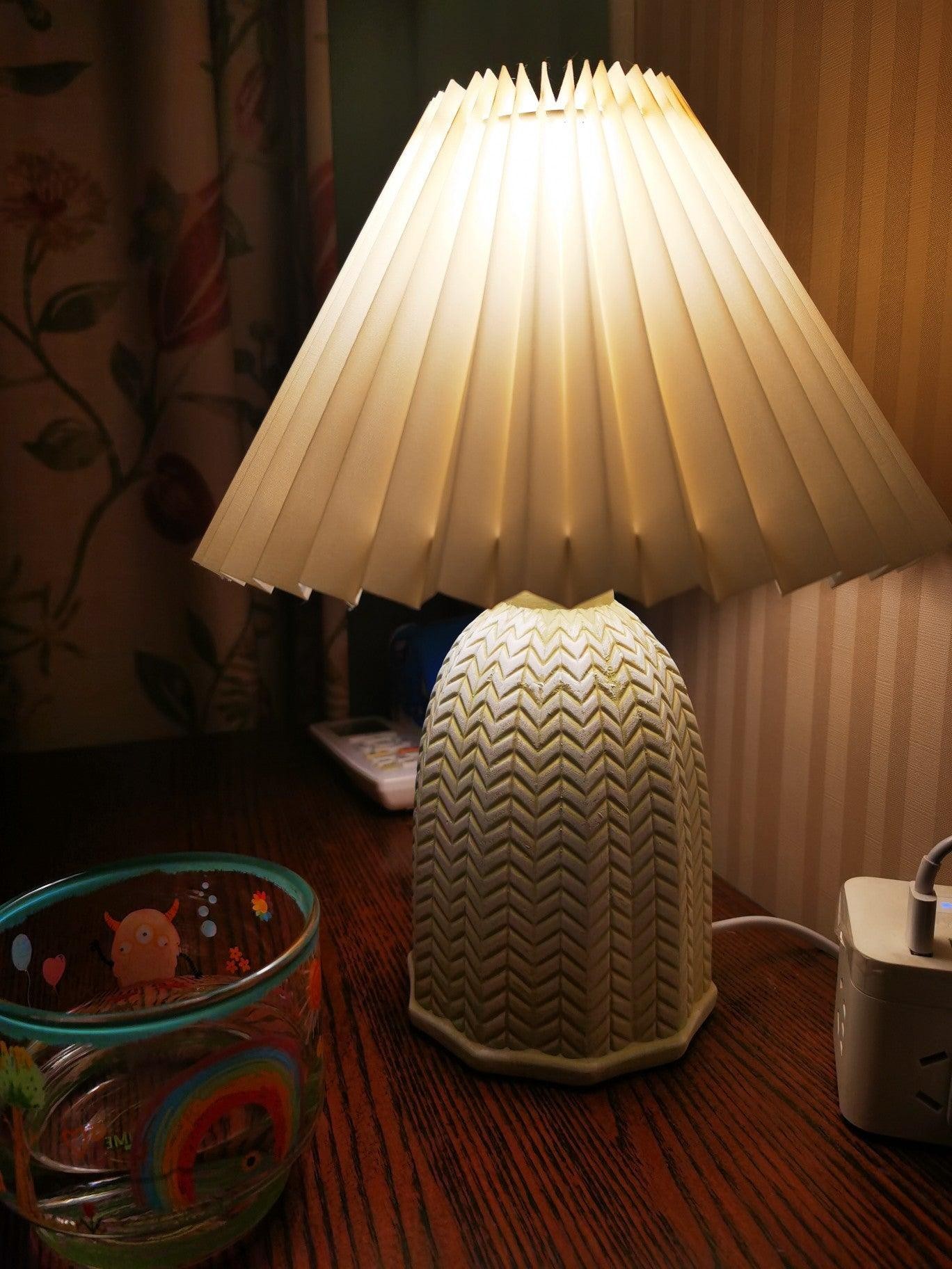 Vintage Pleated Table Lamp K756