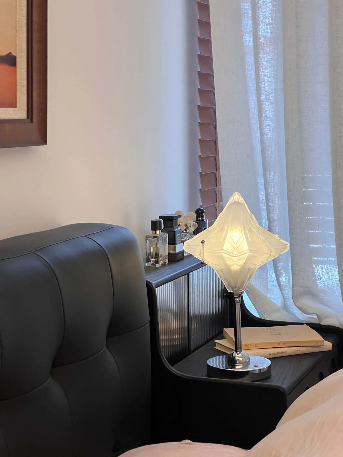 Art Deco Star Table Lamp - Frosted Glass Light for Modern Bedrooms - Astris Lyra K1584