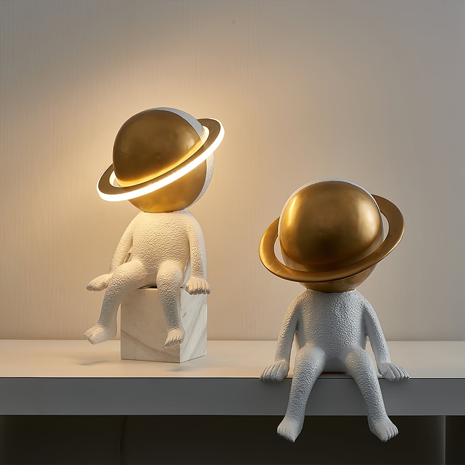 Modern Space Astronaut Resin Table Lamp K245