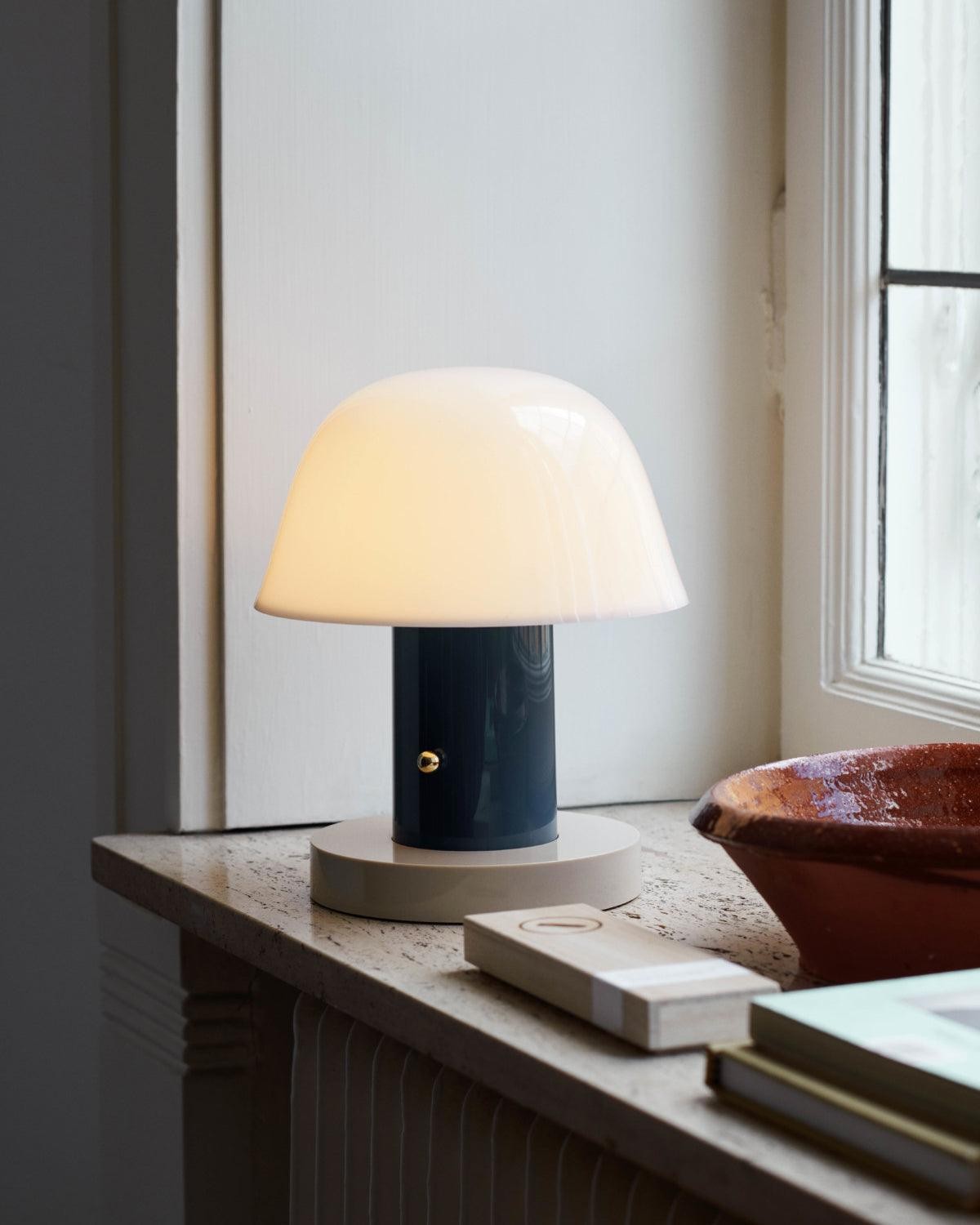 Minimalist Mushroom Cordless Table Lamp K533