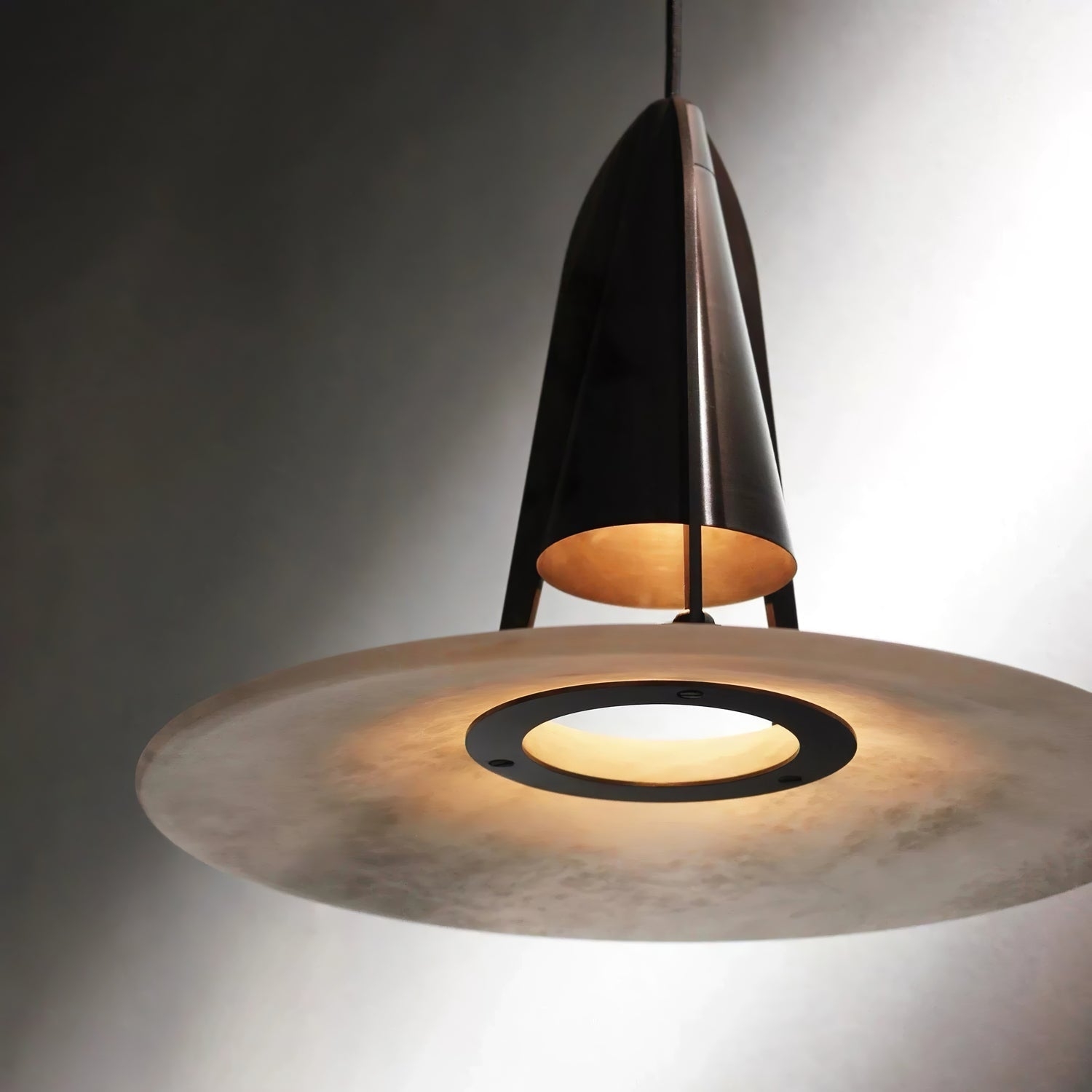 Aragon Alabaster Pendant Lamp D391