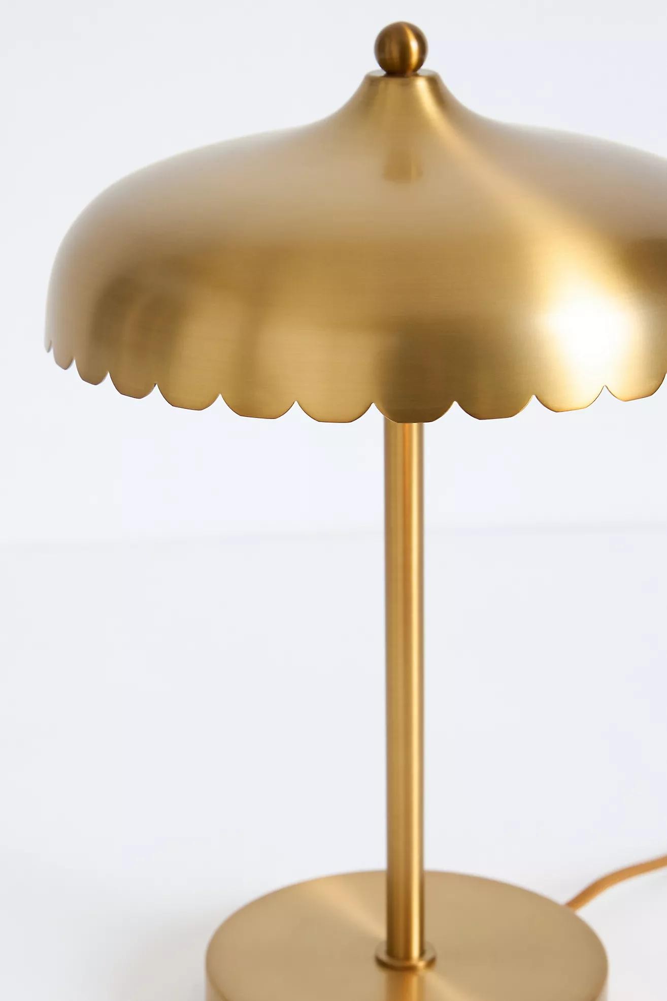 Rayla Scallop Metal Glass Task Lamp – Elegant Retro Table Lamp for Study K1425