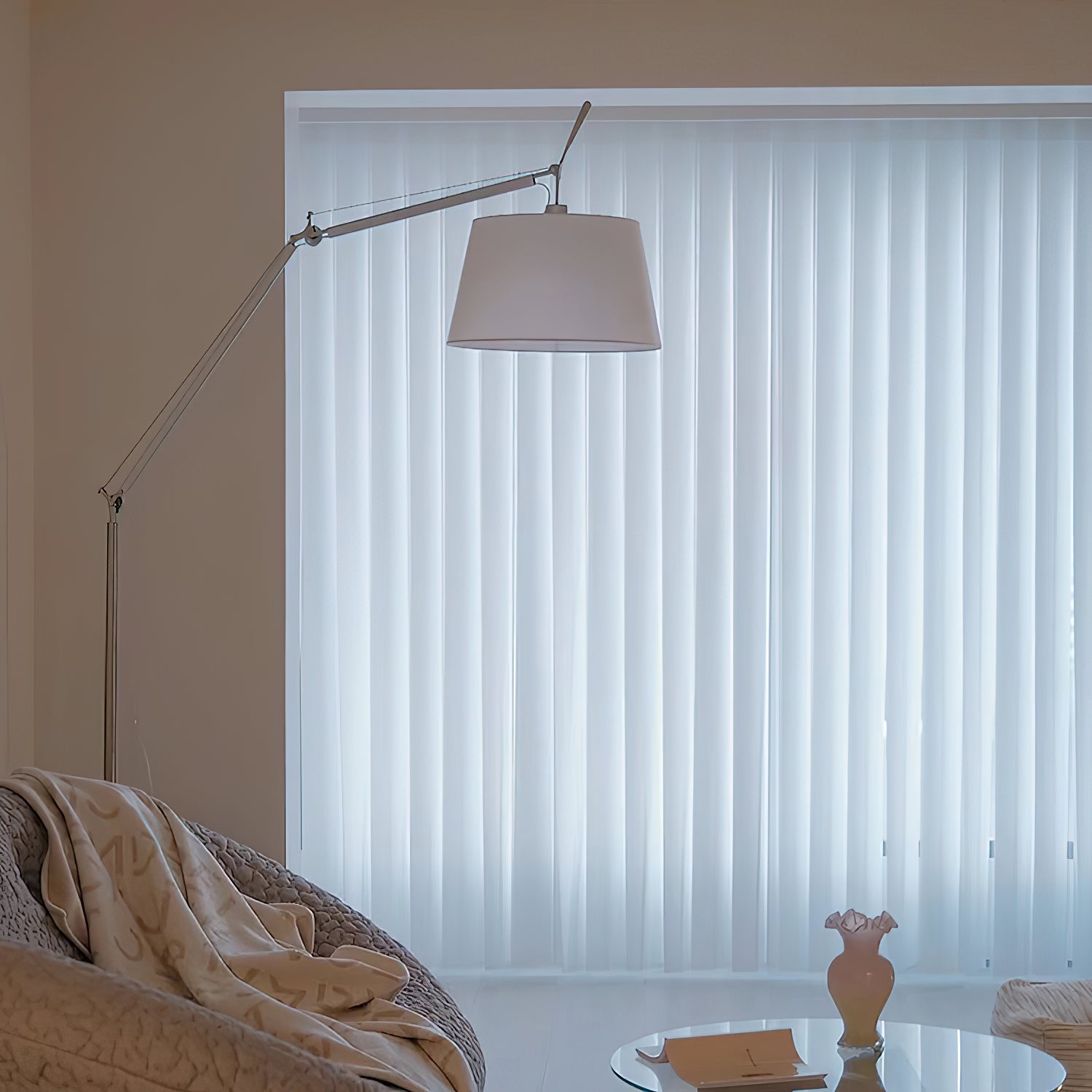 Velthea Floor Lamp D713