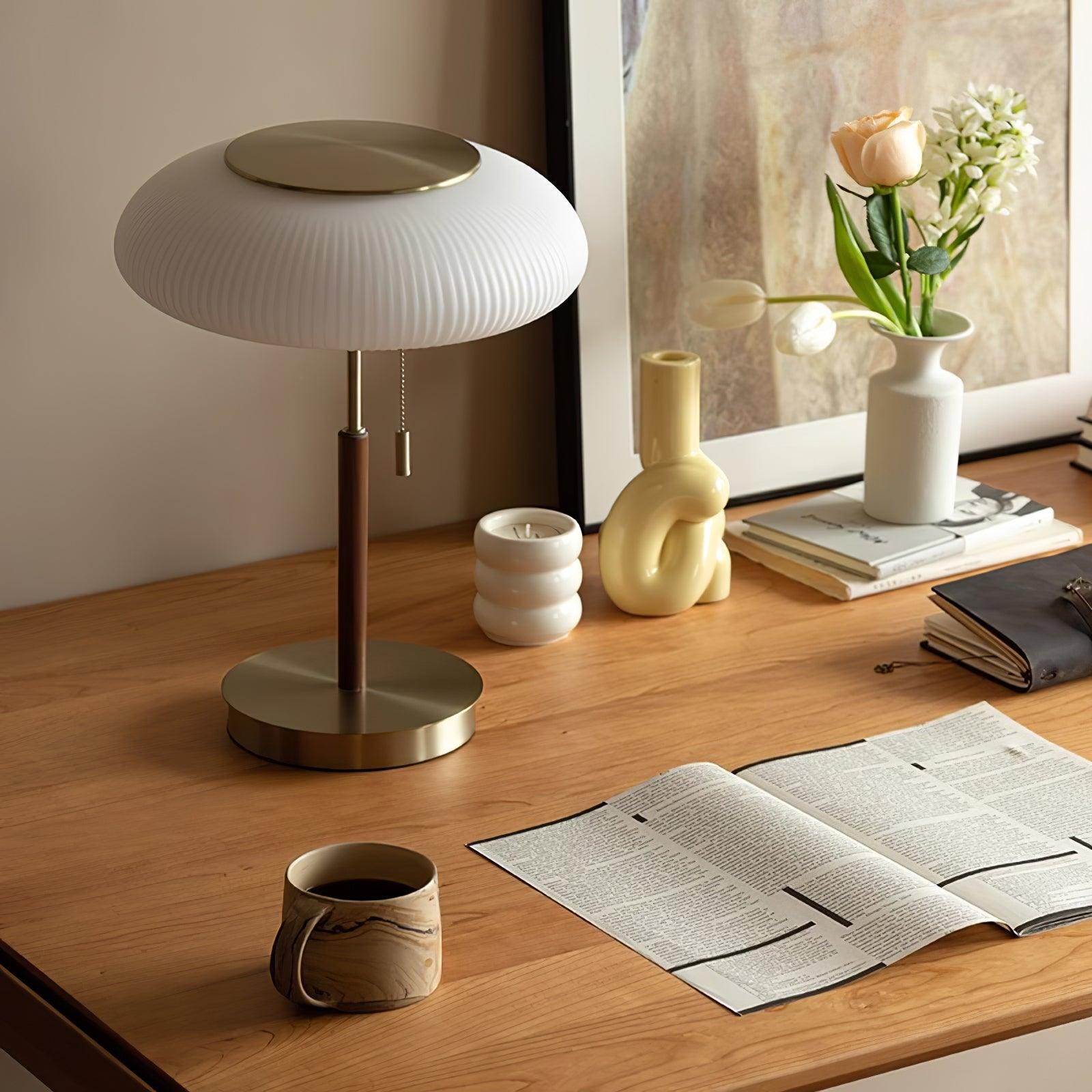White Beautiful Luxury Fashion Metal Table Lamp K496