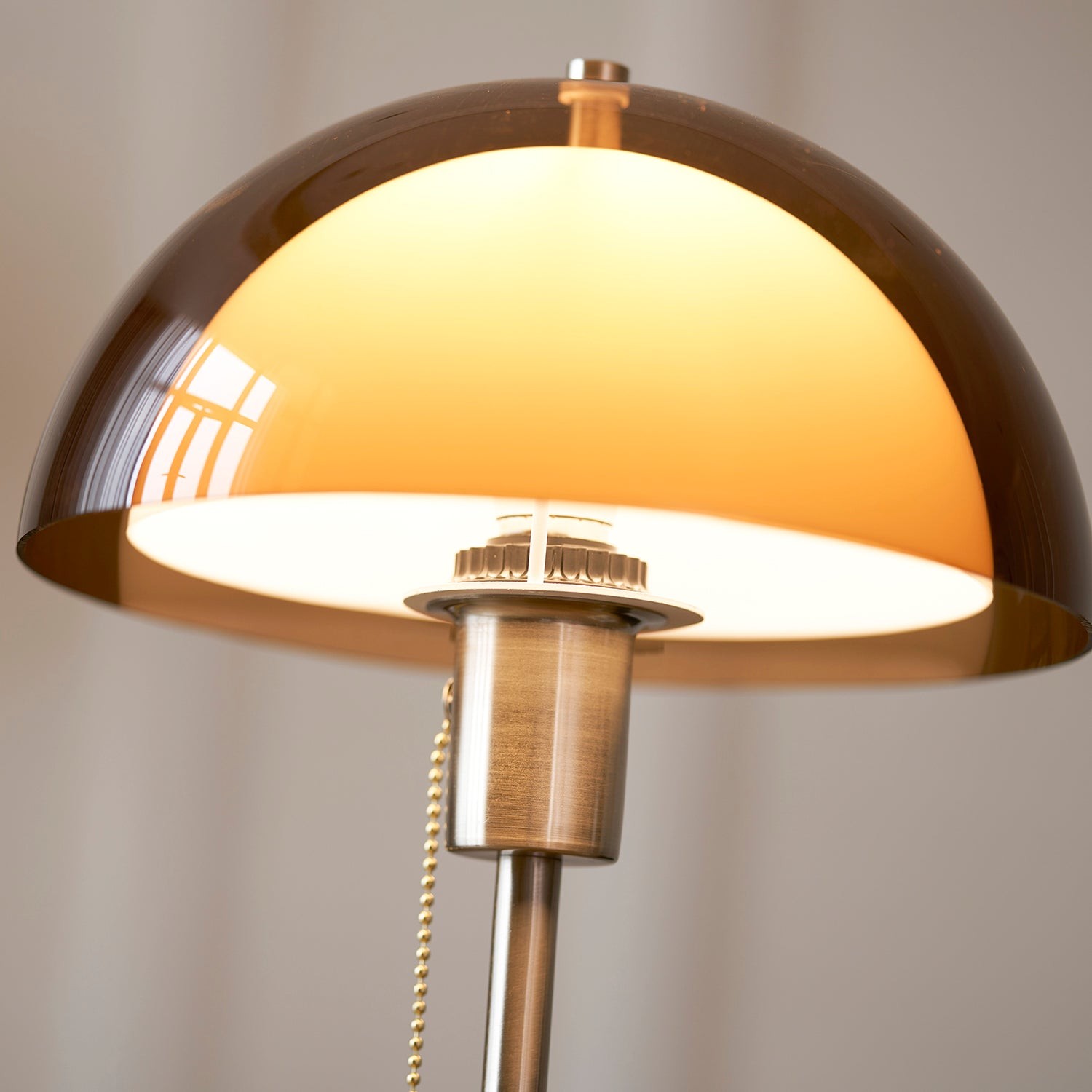 Afterglow Sculptural Retro Round Shade Table Lamp - Stylish Light for Bedroom or Workspace K2159