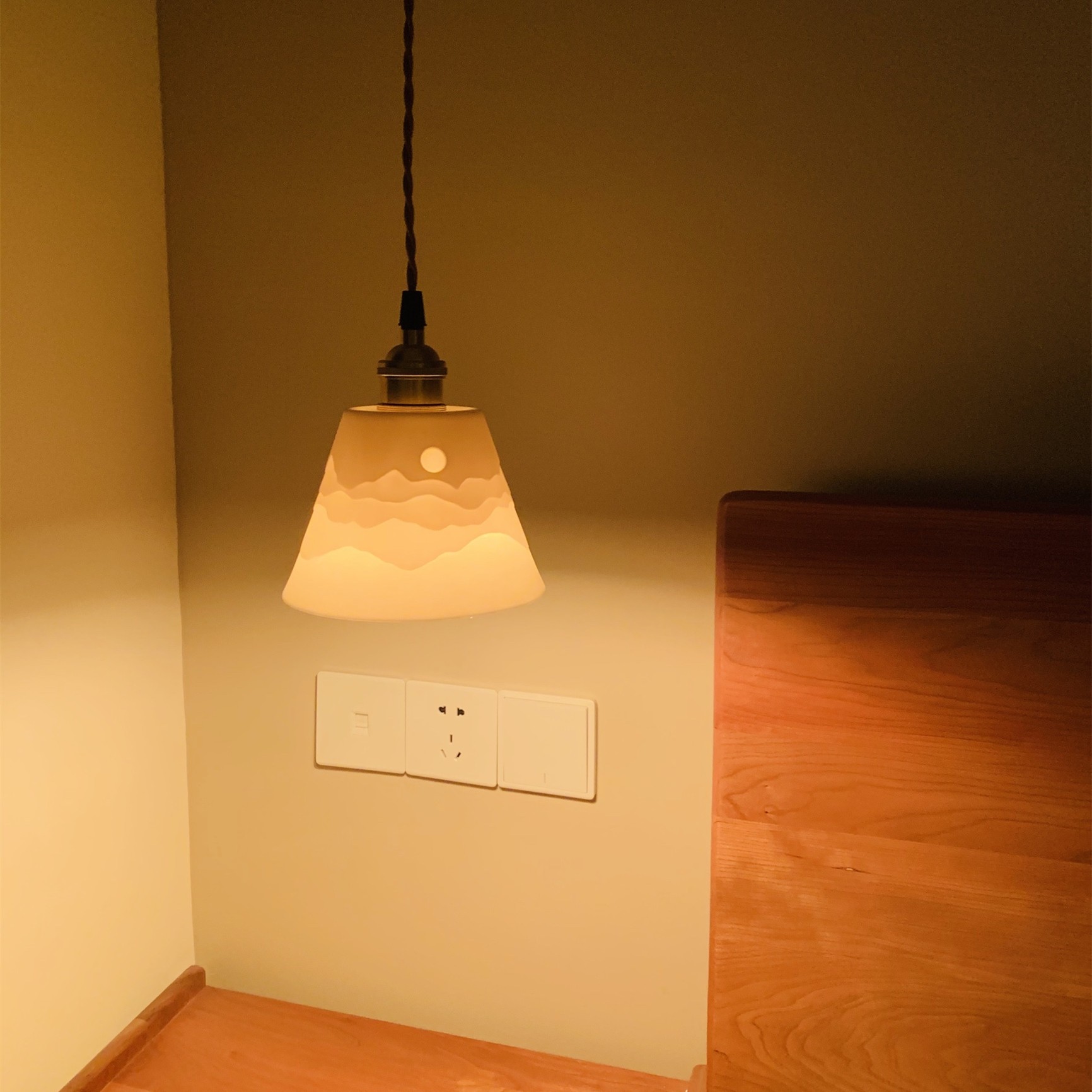 Mountain Shadow Pendant Lamp/Wall Lamp