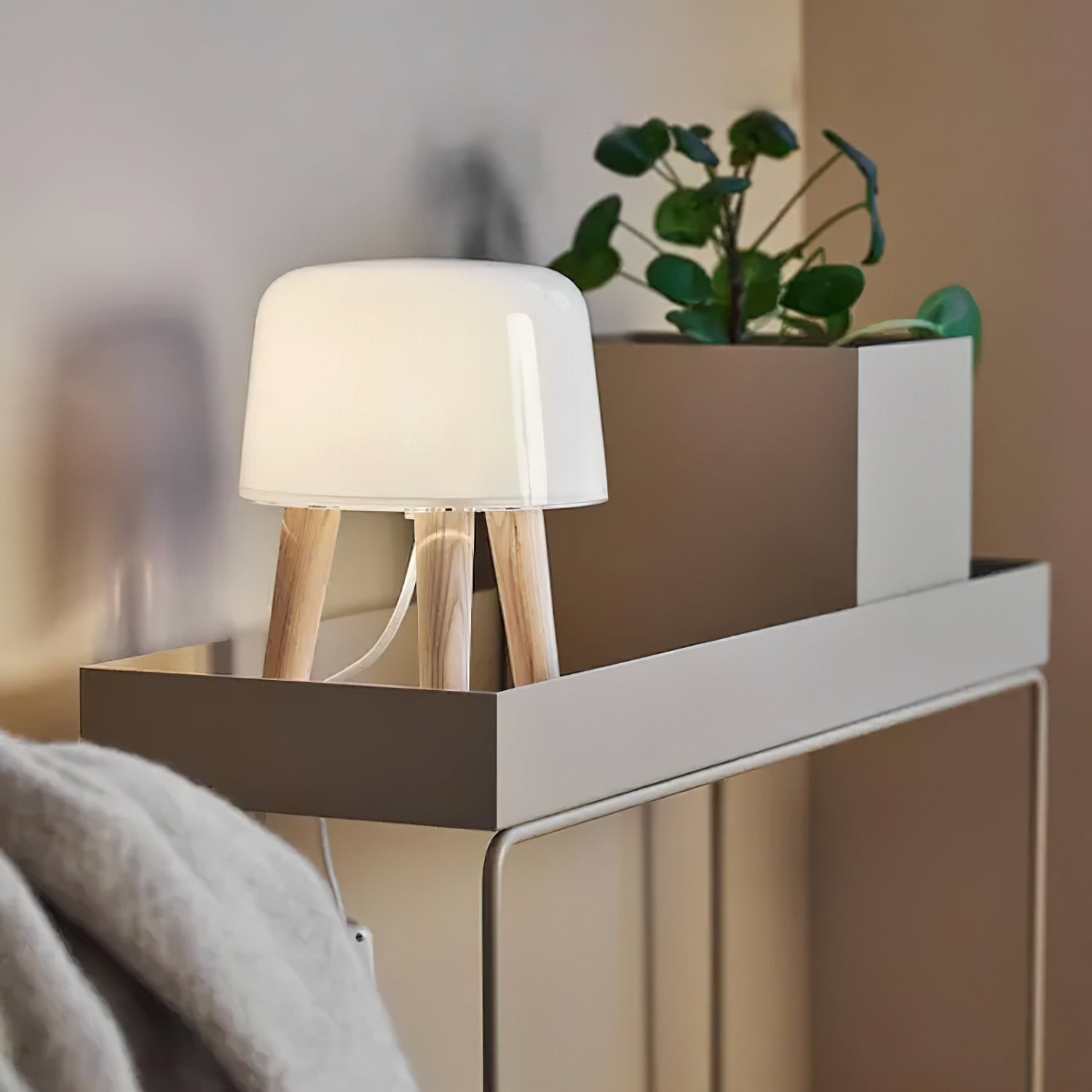 Nordic Wood Decorative Glass Table Lamp For Bedroom K506