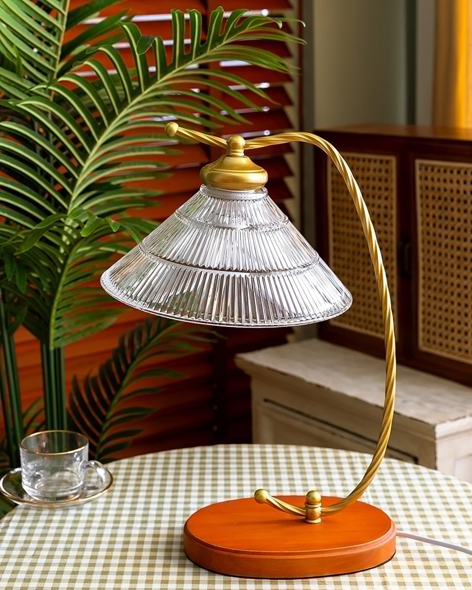 Glass Shade Vintage Reading Lamp K439