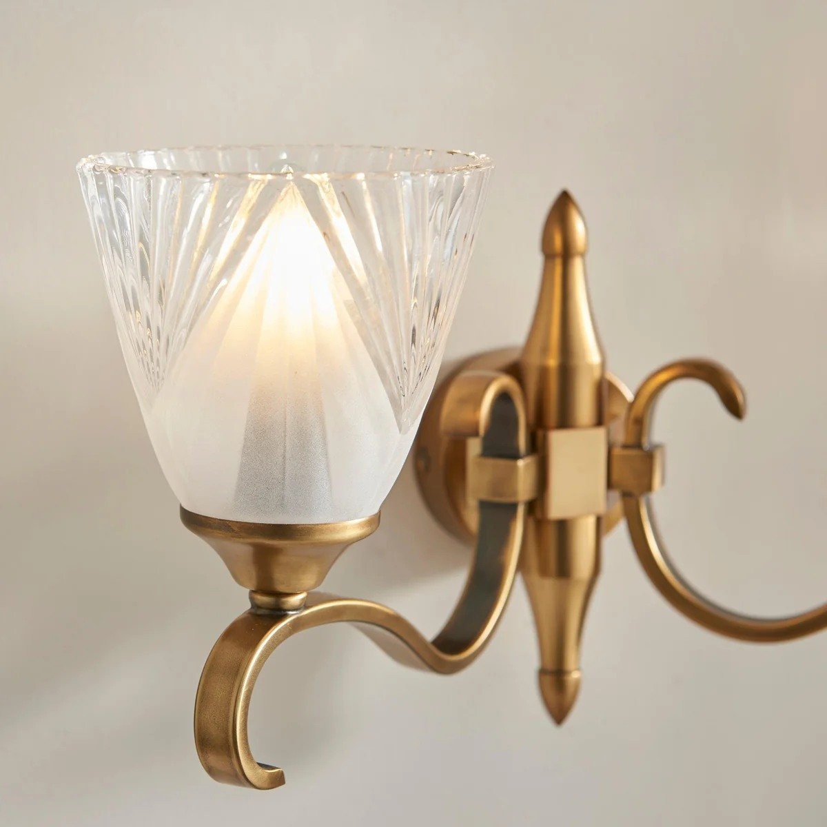 Lunetal Double-Head Wall Sconce - Vintage Metal Glass for Hallway and Bedroom K1809
