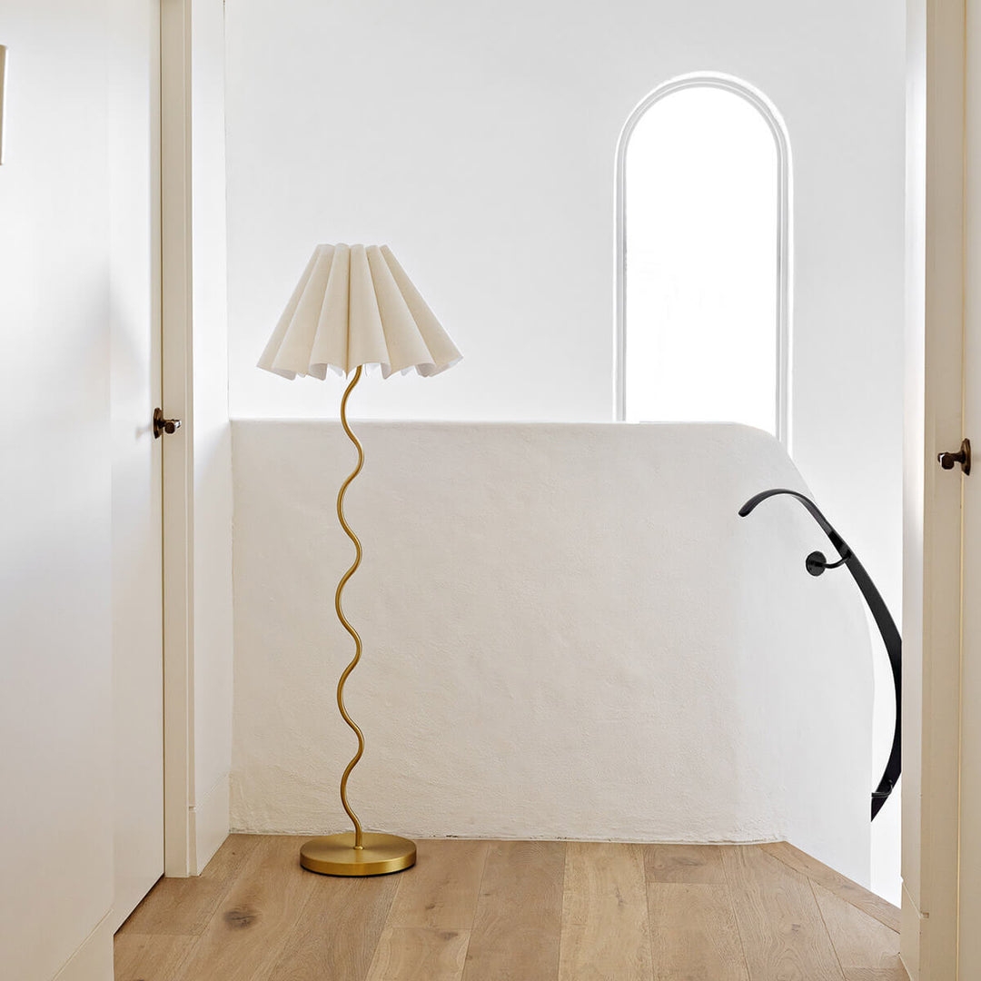 Cora Floor Lamp D705
