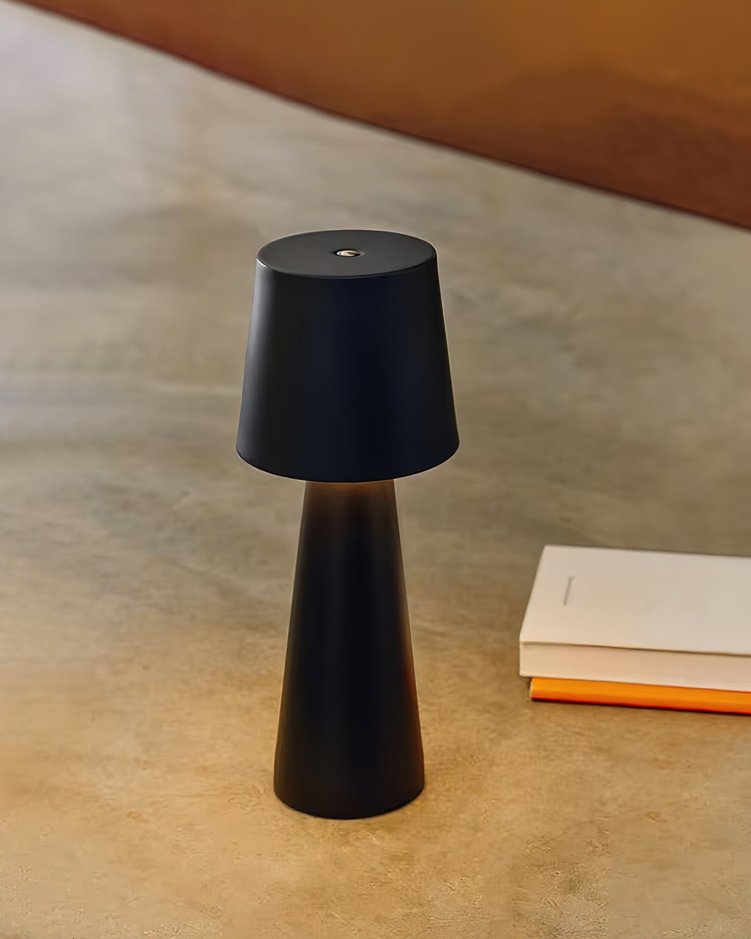 Modern Conical Metal Table Lamp K747
