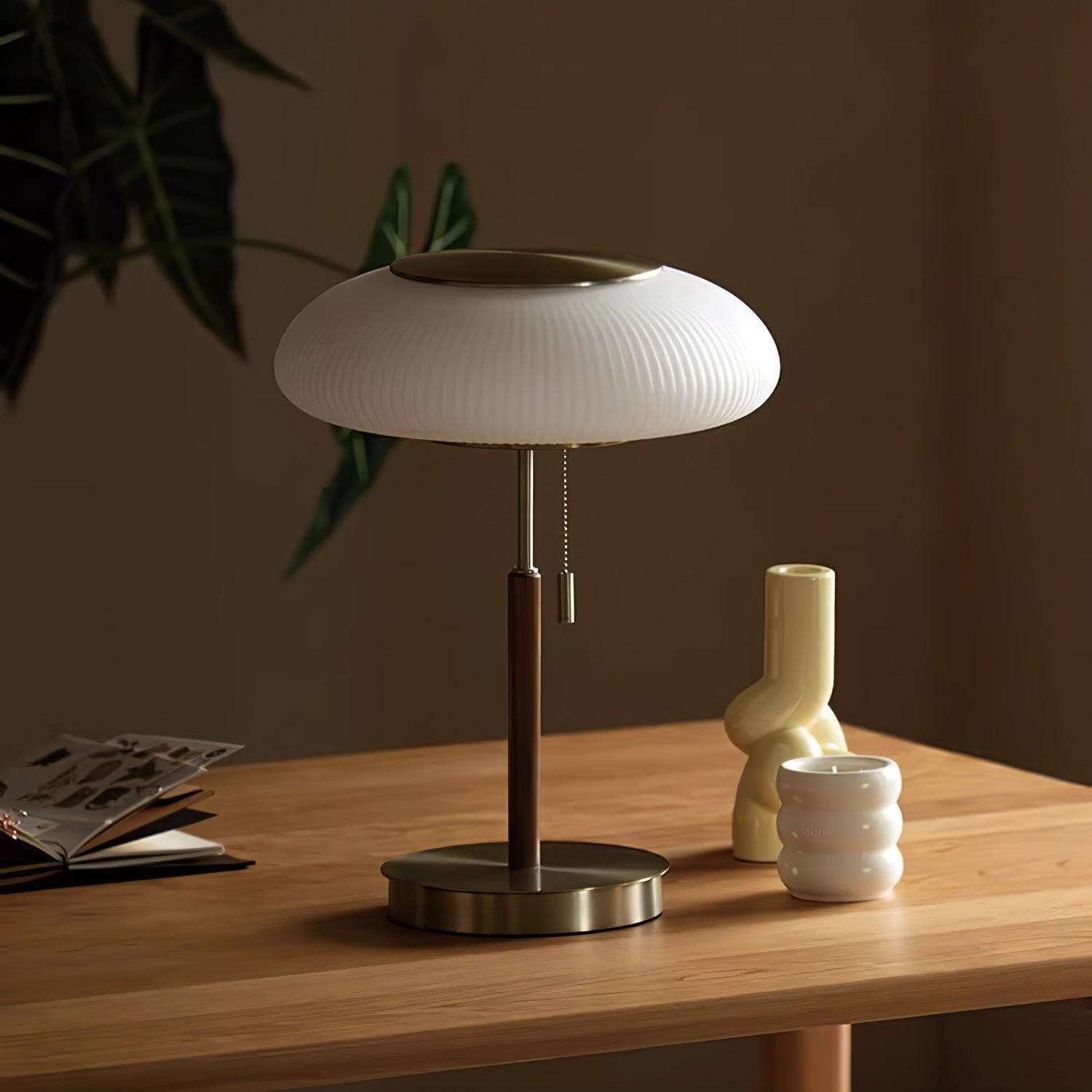 White Beautiful Luxury Fashion Metal Table Lamp K496