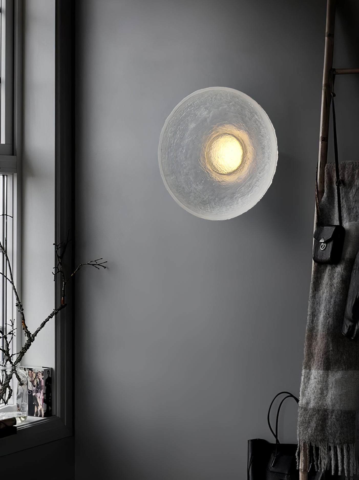 Eclipse Resin Wall Lamp K1013
