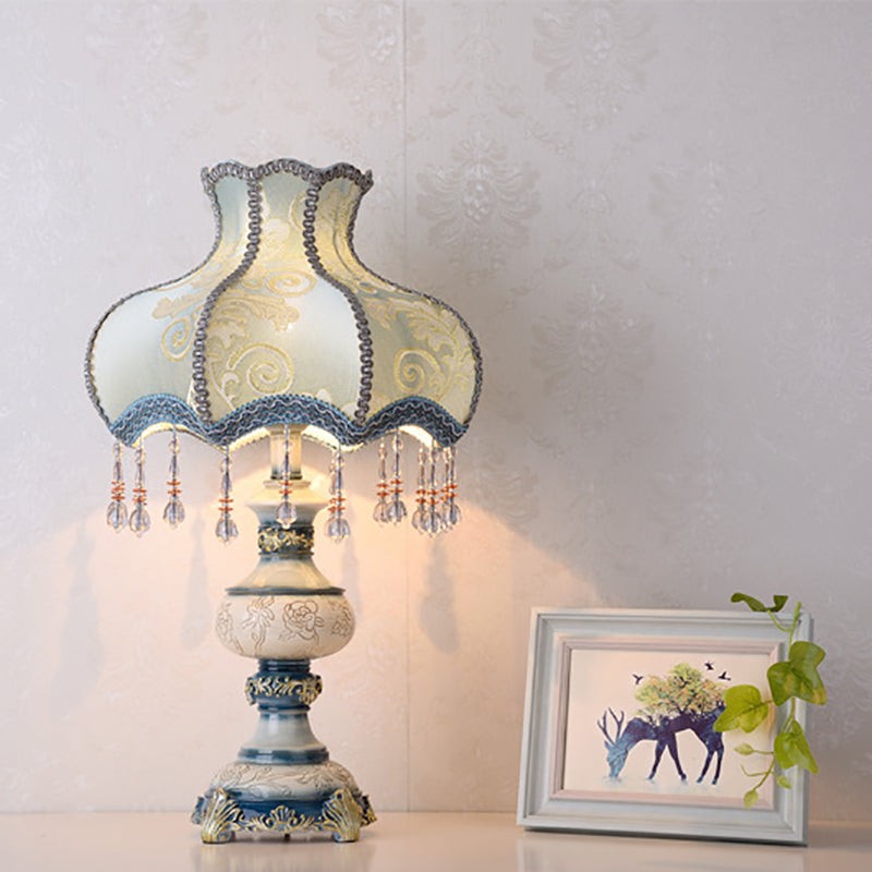Carved Vase Base Floral Lampshade Table Lamp K711