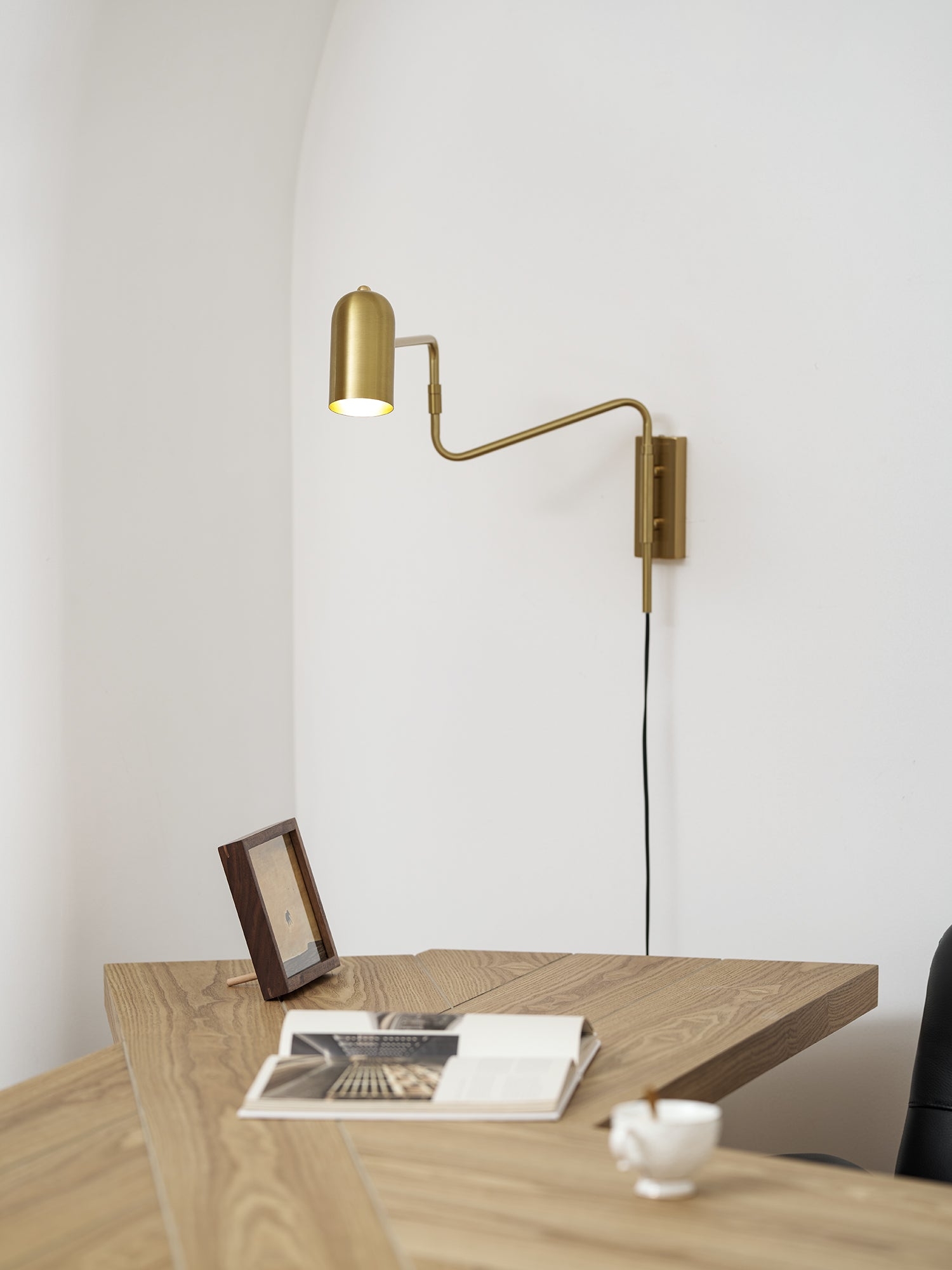 Adjustable Arm Plug In Wall Lamp D371