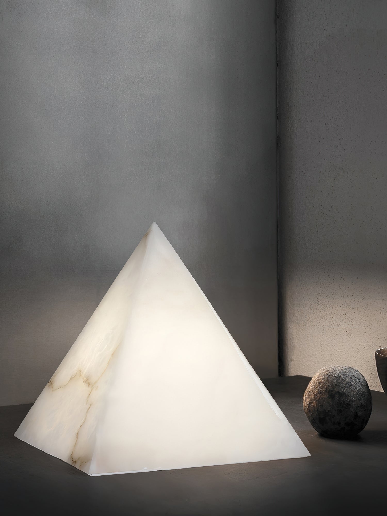 Alabaster Pyramid Table Lamp D428