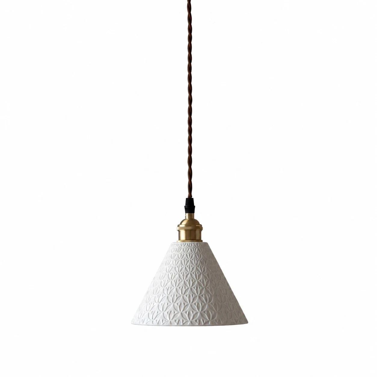 Lampa wisząca Cone Floral z białej ceramiki i mosiądzu