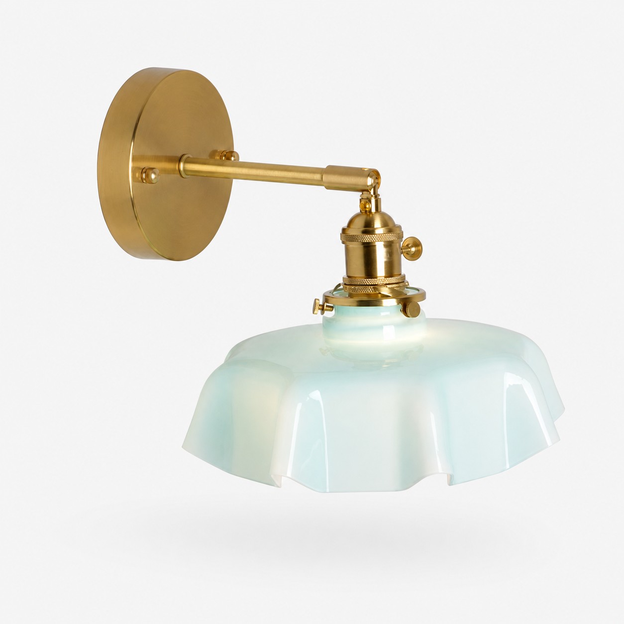 Vista del producto: aplique de pared de cobre con cristal azul lechoso