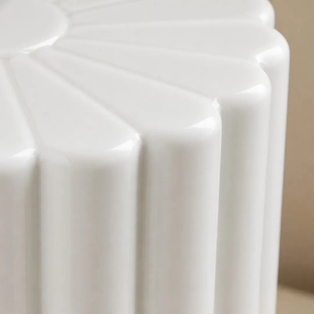 Close detail of the smooth ribbed glass surface