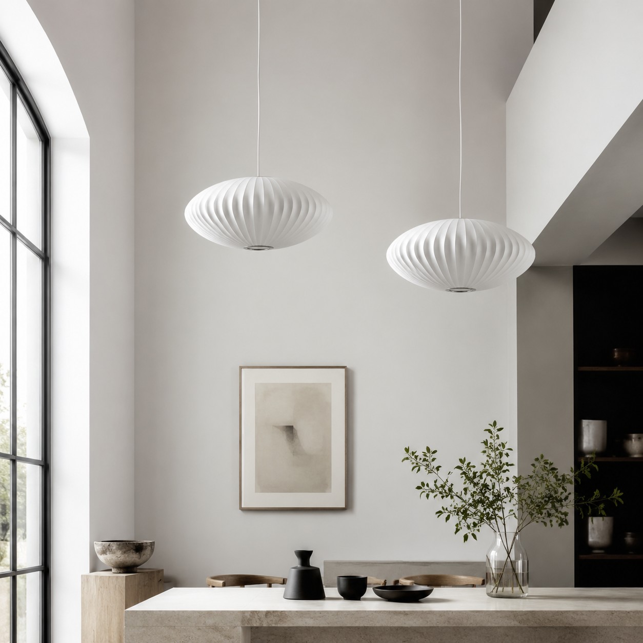 Závěsná lampa Bubble v klidném interiéru domu